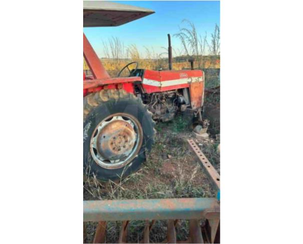Foto de VIANÓPOLIS/GO - Trator Agrícola Massey Ferguson