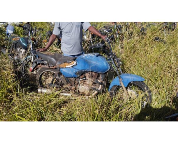 Foto de  CALDAS NOVAS/GO - (MOTOCICLETA) - SUCATA - HONDA CG 125