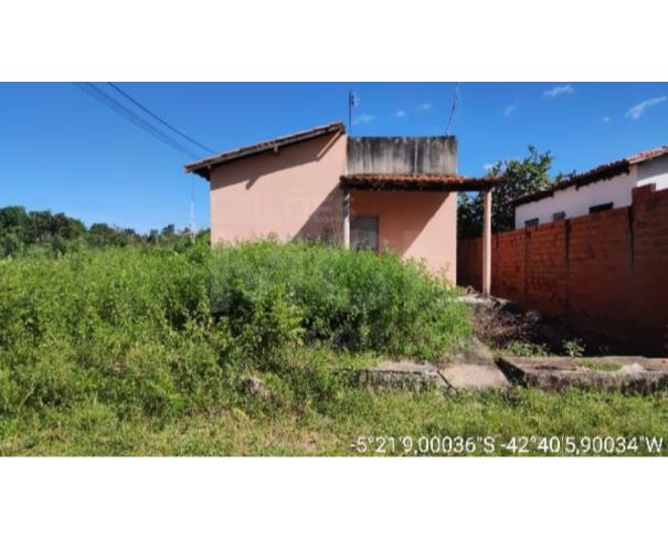 Foto de DEMERVAL LOBÃO/PI — Casa com 2 quartos e 1 vaga na garagem