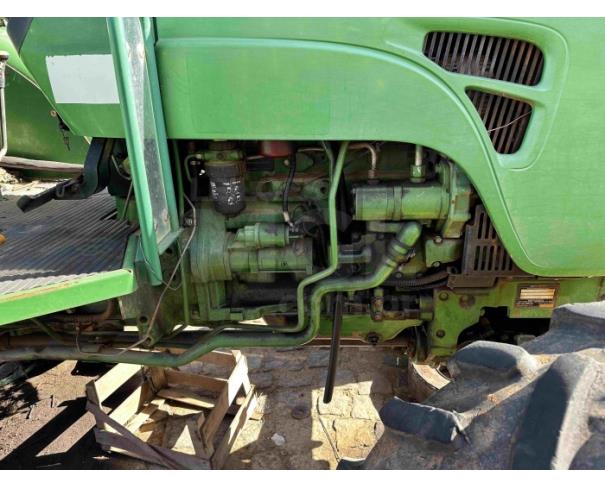 Foto de PIRAPETINGA/MG - Trator John Deere