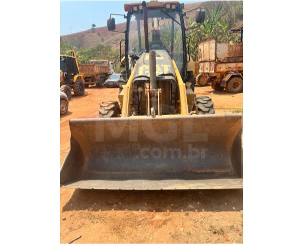 Foto de SÃO PEDRO DOS FERROS/MG - Retroescavadeira Caterpillar 416E