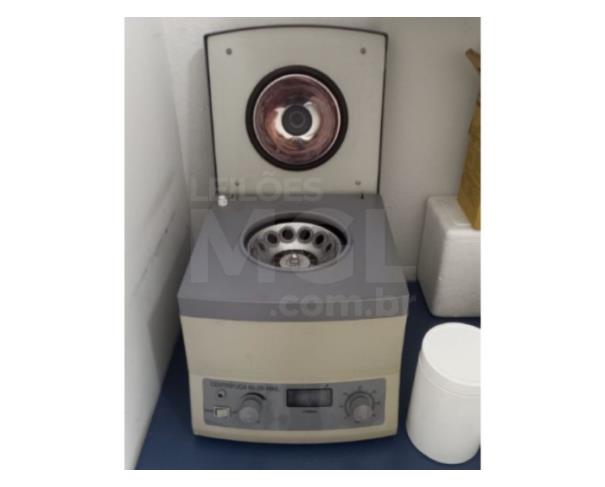 Foto de BOM DESPACHO/MG - Centrífuga de laboratório 80-2B-15ml para 12 tubos
