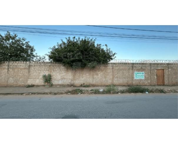 Foto de JANAÚBA/MG - Terreno com a área de 910,88m², situado no bairro Planalto