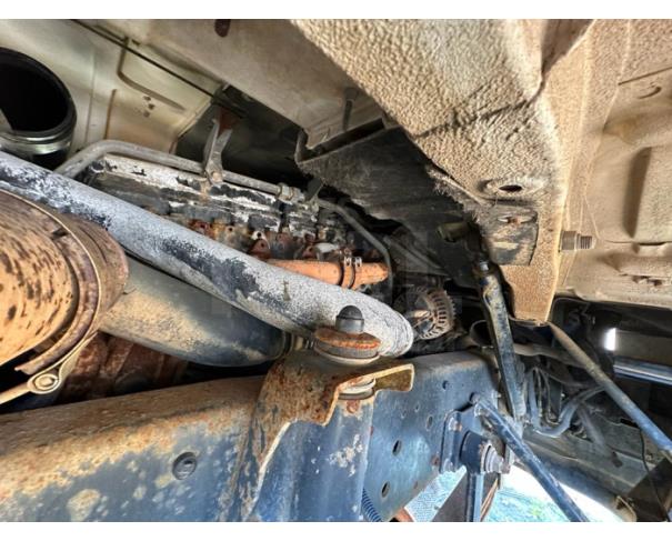 Foto de Marataízes/ES- Caminhão Iveco Tector Attack 240E28, com compactador de lixo Damaeq- 2013/2014