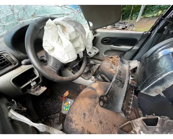 Foto de ITAÚNA/MG- SUCATA - RENAULT CLIO EXP 1.0 16VH 2005/2005-  PA12912