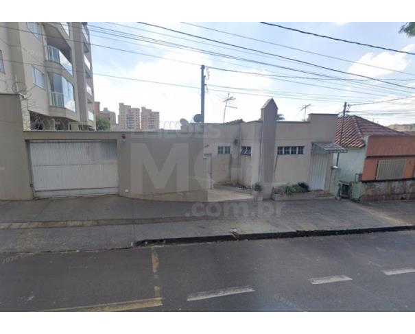 Foto de UBERABA/MG — Casa com 3 quartos e piscina no Bairro Mercês