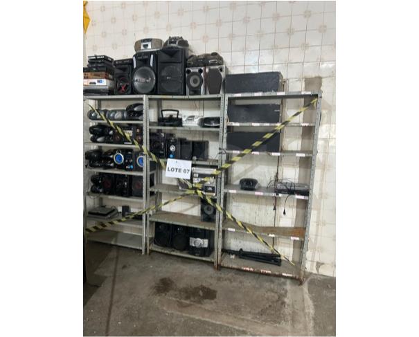 Foto de AMARGOSA/BA - Sucatas de equipamentos de áudio, vídeo e som