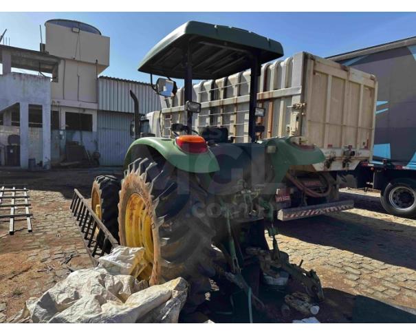 Foto de PIRAPETINGA/MG - Trator John Deere