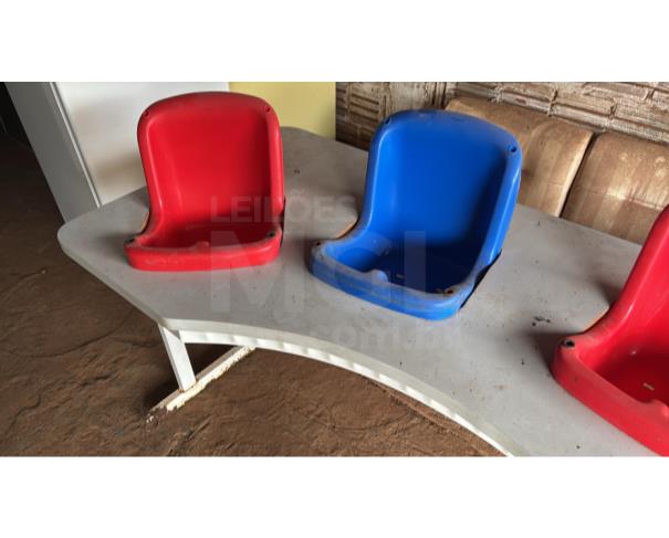 Foto de PONTES GESTAL/SP - Carrinho de Limpeza Funcional, Mesa para papinha, Sofá, 02 lugares