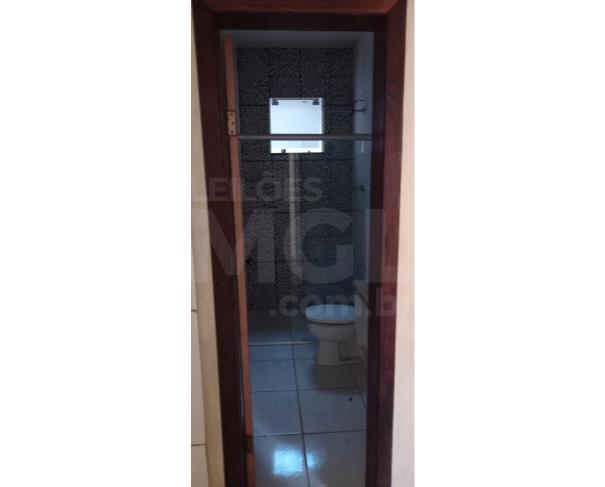 Foto de ITAÚNA/MG — Casa com 02 quartos no Bairro Godofredo Gonçalves (desocupada)