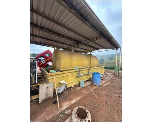 Foto de SANTA BARBARA DO MONTE VERDE/MG - KIT TANQUE AÉREO HORIZONTAL PARA COMBUSTÍVEIS COM 3 (TRÊS) COMPARTIMENTOS E DIQUE DE CONTENÇÃO/ FABRICANTE: METALÚRGICA VERONA.