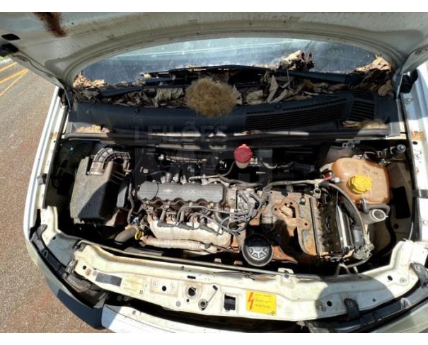 Foto de LAVRAS/MG - CHEVROLET ZAFIRA CONFORT - 2010/2010 - COR : BRANCO 