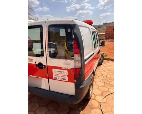 Foto de SÃO PEDRO DOS FERROS/MG - CARRO - Fiat Doblo Rontan Ambulância, 2009/2009