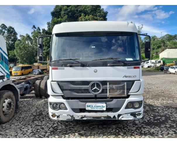 Foto de ITAÚNA MG CAMINHÃO NO CHASSI MERCEDES BENZ ATEGO 2429 - ANO 2012/2012