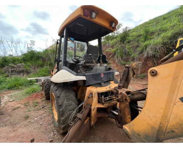 Foto de VISCONDE DO RIO BRANCO/MG- Retroescavadeira JCB, modelo 3C.