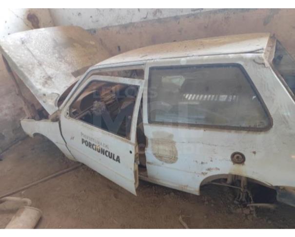 Foto de PORCIÚNCULA/RJ -Carro Fiat Uno Mille Fire 2003/2003