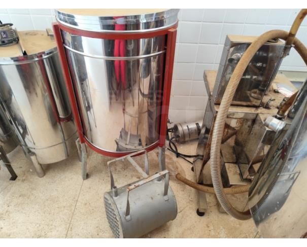 Foto de PORCIÚNCULA/RJ - Lote composto por Fábrica de processamento de mel 
