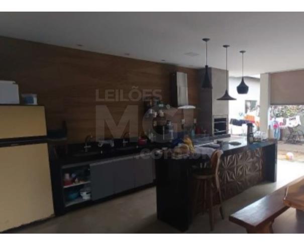 Foto de PIRAPORA/MG – Casa e seu respectivo lote com a área de 360,00m², situado no bairro São João Batista