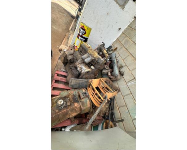 Foto de MATEUS LEME/MG - Lote de sucata de peças e motores