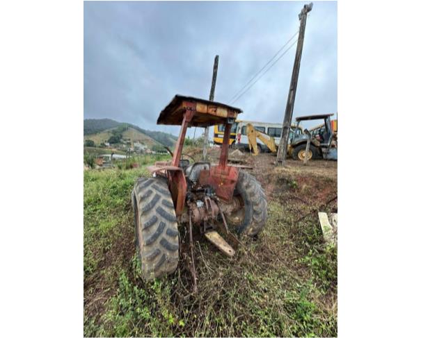 Foto de SANTA BARBARA DO MONTE VERDE/MG - TRATOR AGRÍCOLA MASSEY FERGUSON 265 4X2