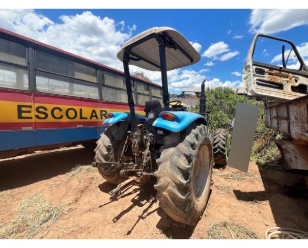 Foto de SERRA AZUL DE MINAS/MG- Trator Agrícola LS, modelo Plus 80