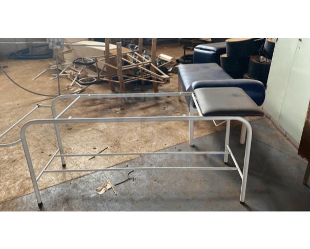 Foto de DUMONT/SP - Sucata de maquinário Hospitalar – Thermopulse, balança, macas e etc