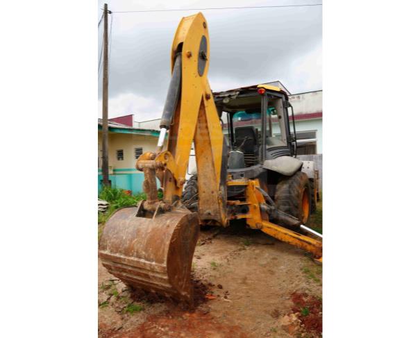 Foto de BELA VISTA DO TOLDO/SC - Retroescavadeira JCB, modelo 4CX 4x4