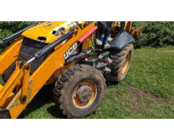 Foto de DIVINÓPOLIS/MG - Retroescavadeira JCB, modelo 3C.