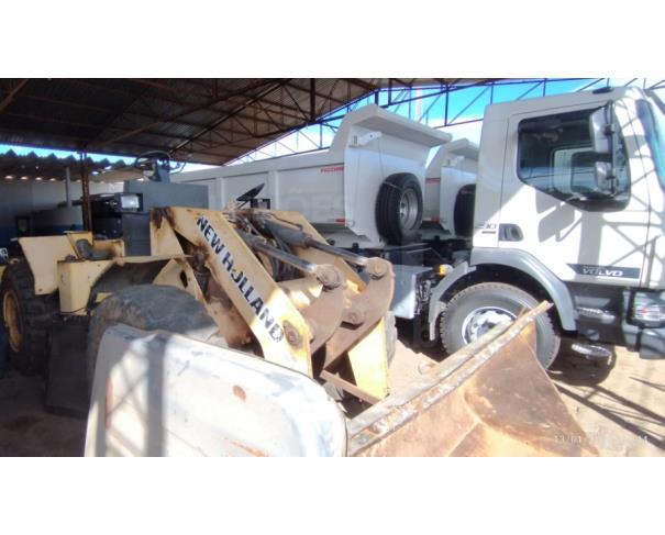 Foto de QUATIGUÁ/PR - Pá Carregadeira New Holland, 12B Turbo