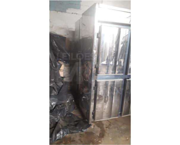 Foto de CARAPICUÍBA/SP-Geladeiras, ar condicionados, freezer, máquina de lavar.