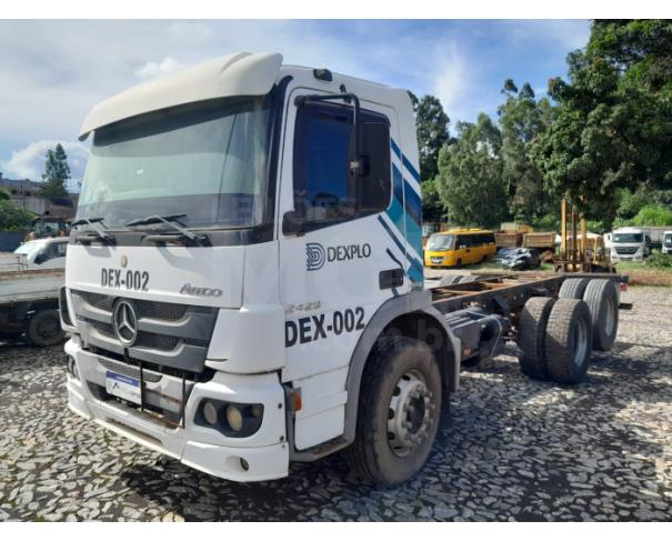 Foto de ITAÚNA MG CAMINHÃO NO CHASSI MERCEDES BENZ ATEGO 2429 - ANO 2012/2012