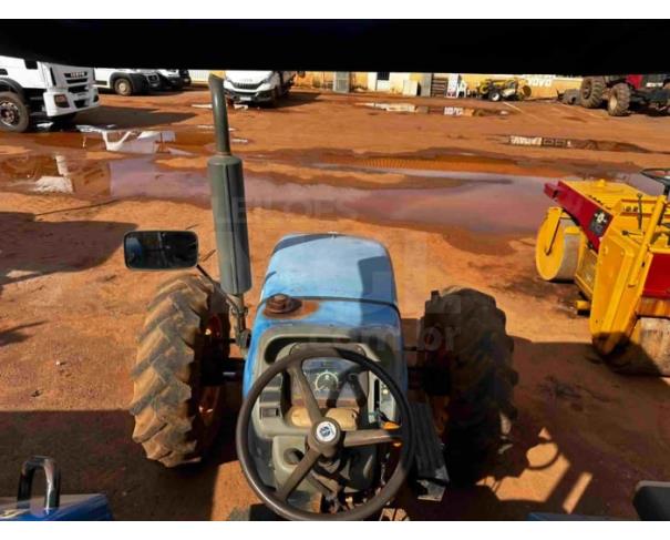 Foto de TIROS/MG - Trator Agrícola New Holland, modelo TT4030