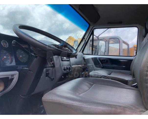 Foto de CONTAGEM MG - VOLKSWAGEN  26.260 E COM PIPA 15 MIL LITROS - TRAÇADO 