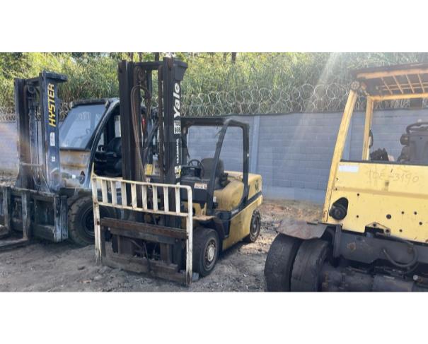 Foto de ITAÚNA MG  -  EMPILHADEIRA YALE - MODELO GDP120VX CAPACIDADE 4,5 TONS - ANO 2011/2011 - HS 8.376 -  PA7223