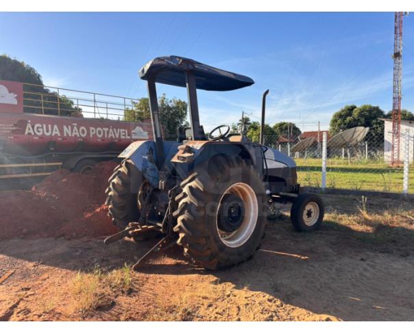 Foto de PONTES GESTAL/SP - Trator Agrícola New Holland, modelo TL75E