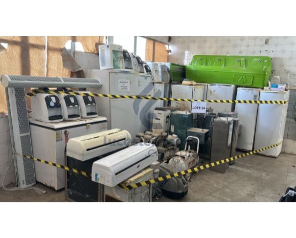 Foto de AMARGOSA/BA - Sucatas de equipamentos de refrigeração e correlatos inservíveis