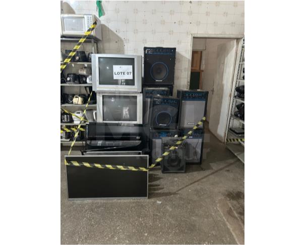 Foto de AMARGOSA/BA - Sucatas de equipamentos de áudio, vídeo e som