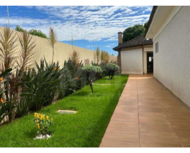 Foto de PIACATU/SP — Casa residencial com a área de 420,54m² e seu respectivo lote com 1150,00m²