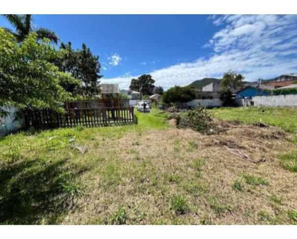 Foto de FLORIANÓPOLIS/SC - Terreno com 823,54 m² na Cachoeira do Bom Jesus