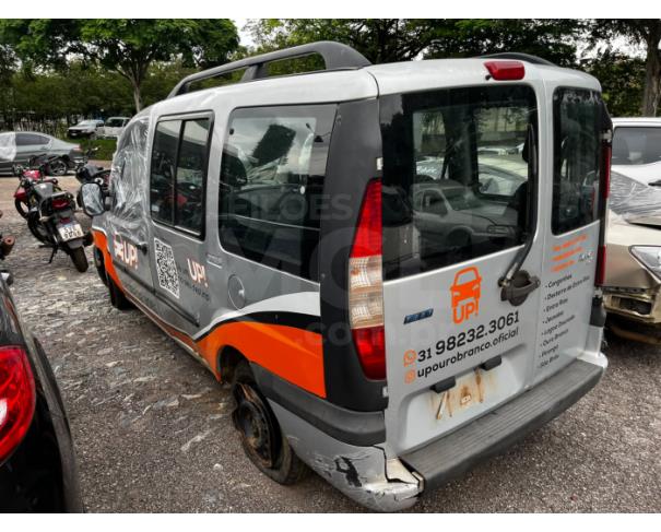 Foto de ITAÚNA/MG- FIAT DOBLO ELX 2005/2006 BAIXADO- PA13525
