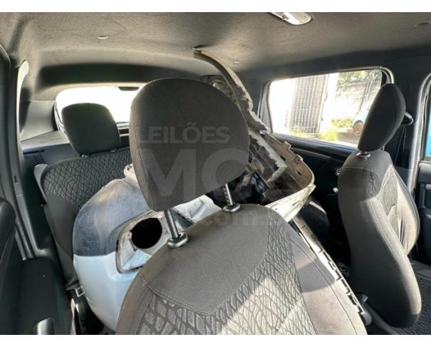 Foto de RIO DAS OSTRAS/RJ - RENAULT DUSTER 16 E 4X2