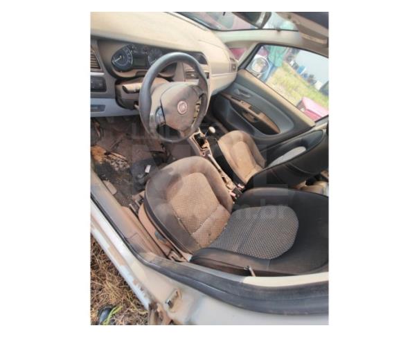 Foto de ARAXÁ/MG - FIAT Linea LX 1.9 - 2010/2010 - CIRCULÁVEL