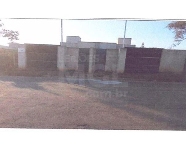 Foto de CLÁUDIO/MG - Lote de 300,00m² com duas casas geminadas no Povoado do Corumbá - PA3619 