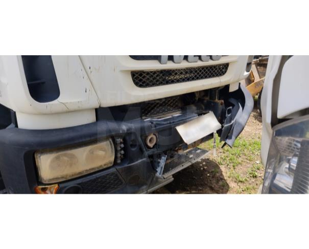 Foto de Marataízes/ES- Caminhão Iveco Tector Attack 240E28, com compactador de lixo Damaeq- 2013/2014