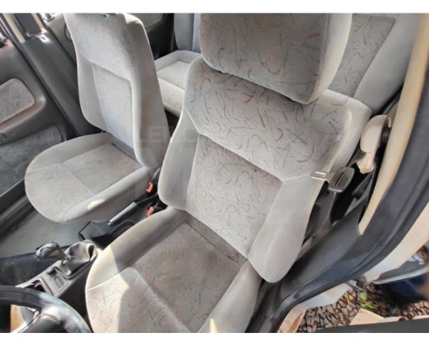 Foto de ARAXÁ/MG - VOLKSWAGEN Gol CL 1.6 MI - 1998/1999 - SUCATA