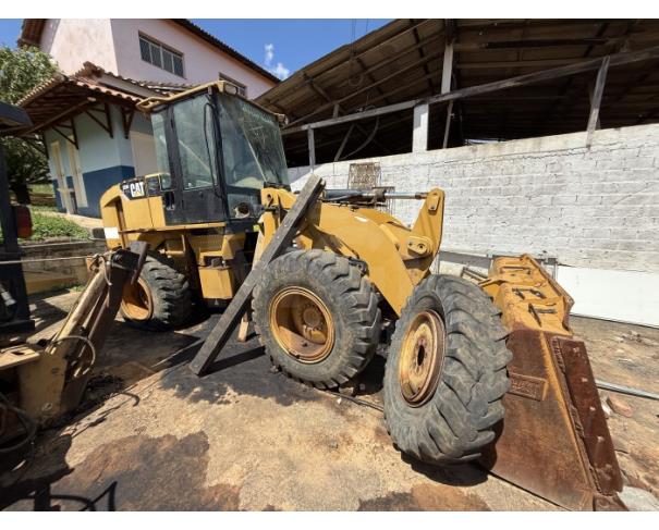 Foto de APIACÁ/ES - Pá Carregadeira Caterpillar modelo 924H