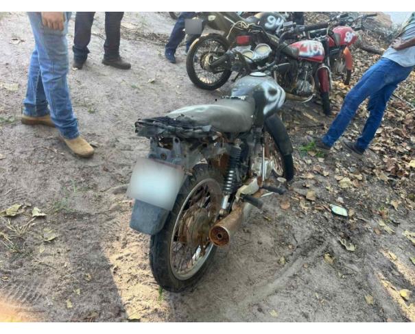 Foto de ARAGUAPAZ/GO - Motocicleta HONDA CG 125 Titan ES - PARA RETIRADA DE PEÇAS - MOTOR INSERVÍVEL