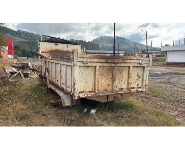 Foto de LAURENTINO/SC - Caçamba basculante, capacidade 103