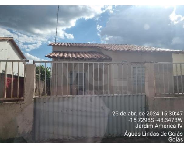 Foto de AGUAS LINDAS DE GOIAS/GO — Casa com 2 quartos e 1 Vaga na Garagem no Bairro Jardim America Iv