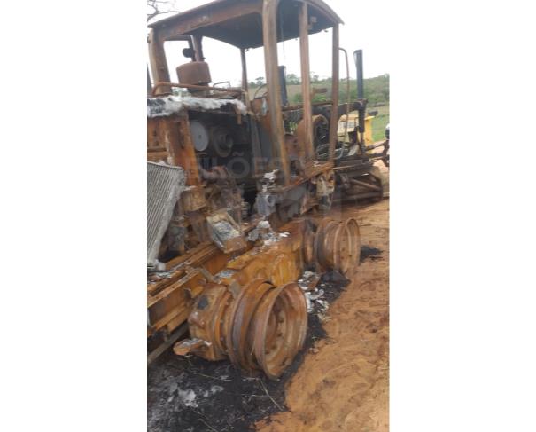 VIRGEM DA LAPA/MG - Motoniveladora New Holland modelo 140B